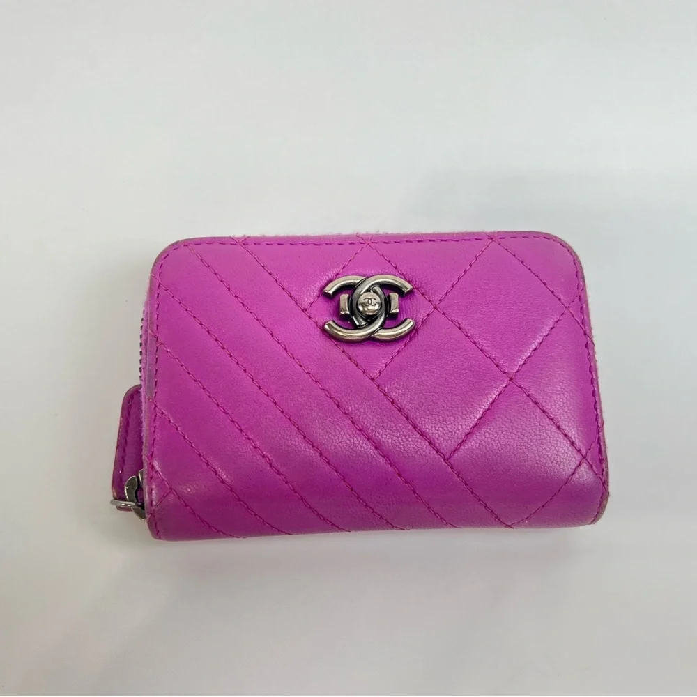 Chanel Fuchsia Zippy Wallet - Picture 2 of 10